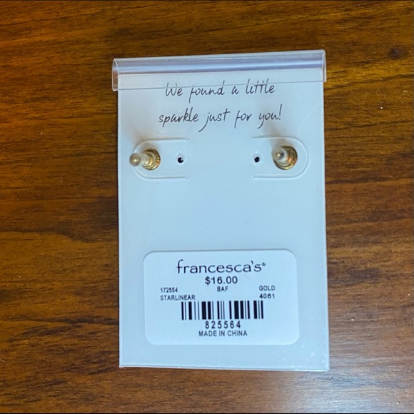 FRANCESCA’S 2 INCH GOLD STARS PIERCED EARRINGS NEW! - Picture 2 of 2